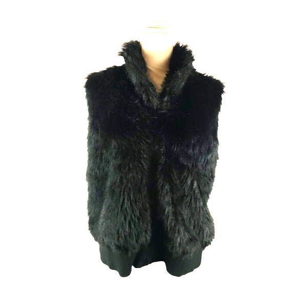 Arizona Jeans Jrs Plus Size 2X Black Fuzzy Zip Vest - Picture 7 of 7